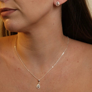 COLAR GOTA E ZIRCONIAS BANHADO A PRATA 925