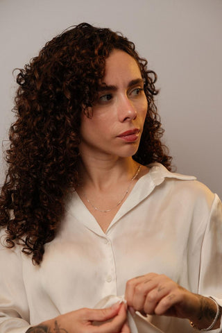 Colar veneziana com bolinhas em prata 925, acabamento polido e leve.