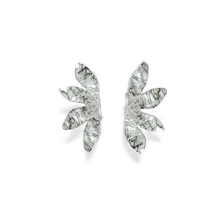 BRINCO MEIA FLOR BANHADO A PRATA 925