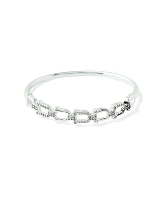 Bracelete de elos cravejados banhado a prata 925 da UNA Semijoias e Aço em fundo branco, semijoia antialérgica de design moderno para uso no dia a dia.