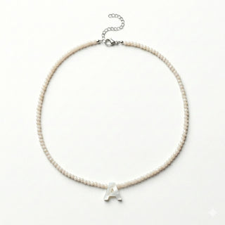 COLAR CRISTAL COM LETRA EM RESINA