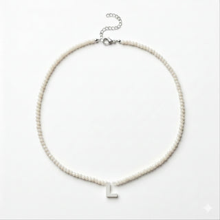 COLAR CRISTAL COM LETRA EM RESINA