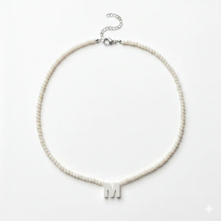 COLAR CRISTAL COM LETRA EM RESINA