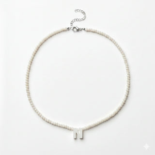 COLAR CRISTAL COM LETRA EM RESINA