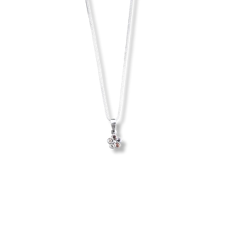 Colar pingente mini flor zircônia prata, design delicado e acabamento refinado UNA Semijoias.