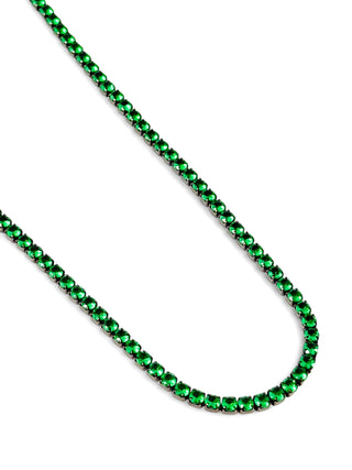 Colar masculino chocker de aço inox black com pedras verdes estilo esmeralda da UNA Semijoias e Aço em fundo branco, acessório moderno, elegante e antialérgico.